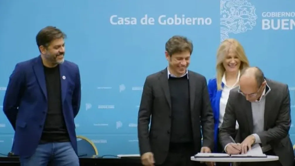 Kicillof le entregó fondos a Pisano en el marco del "Fortalecimiento Fiscal Municipal"